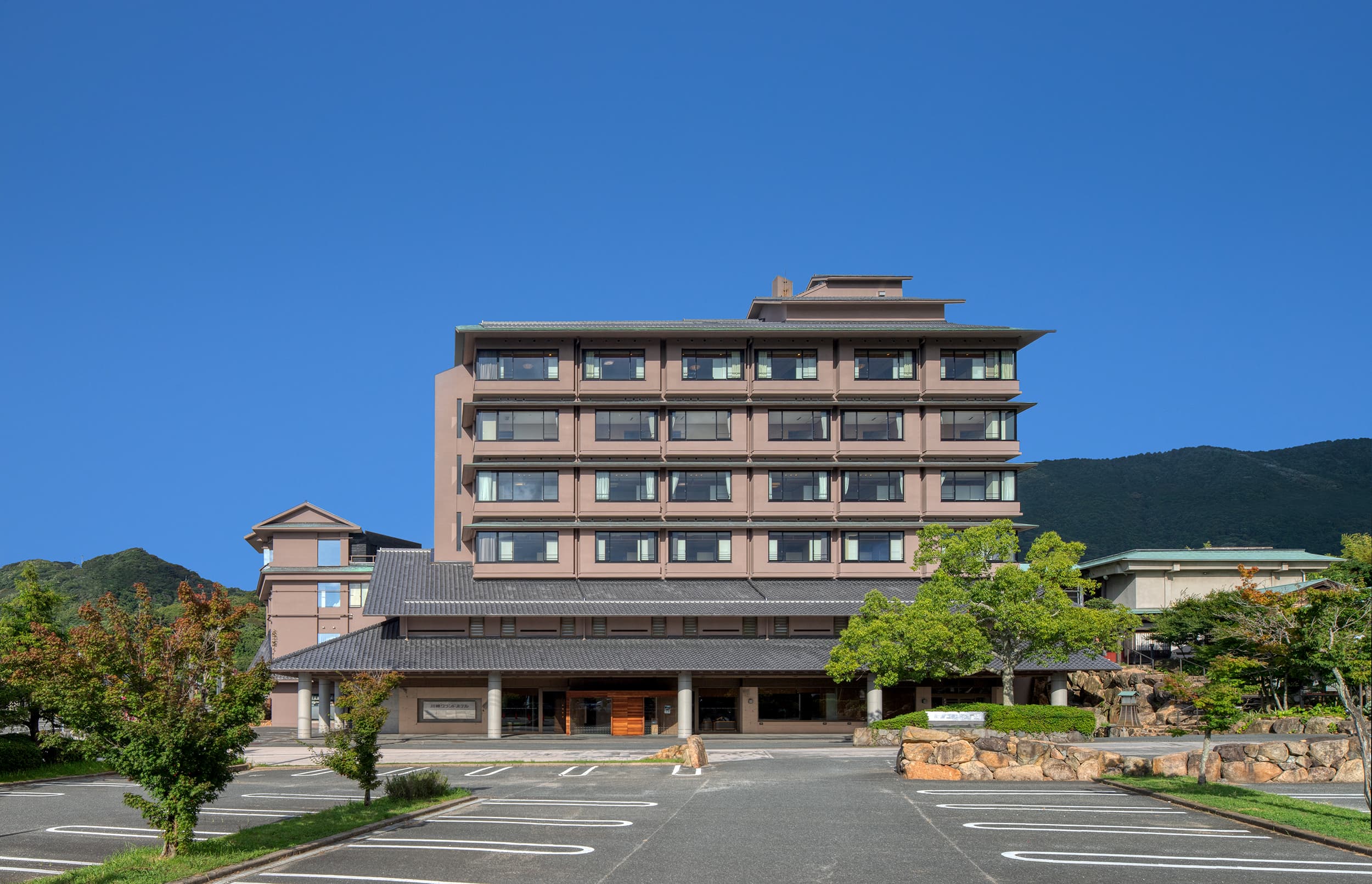 川棚グランドホテル お多福