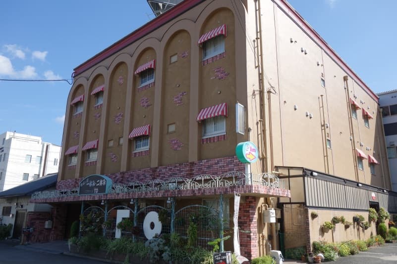 ホテルTO
